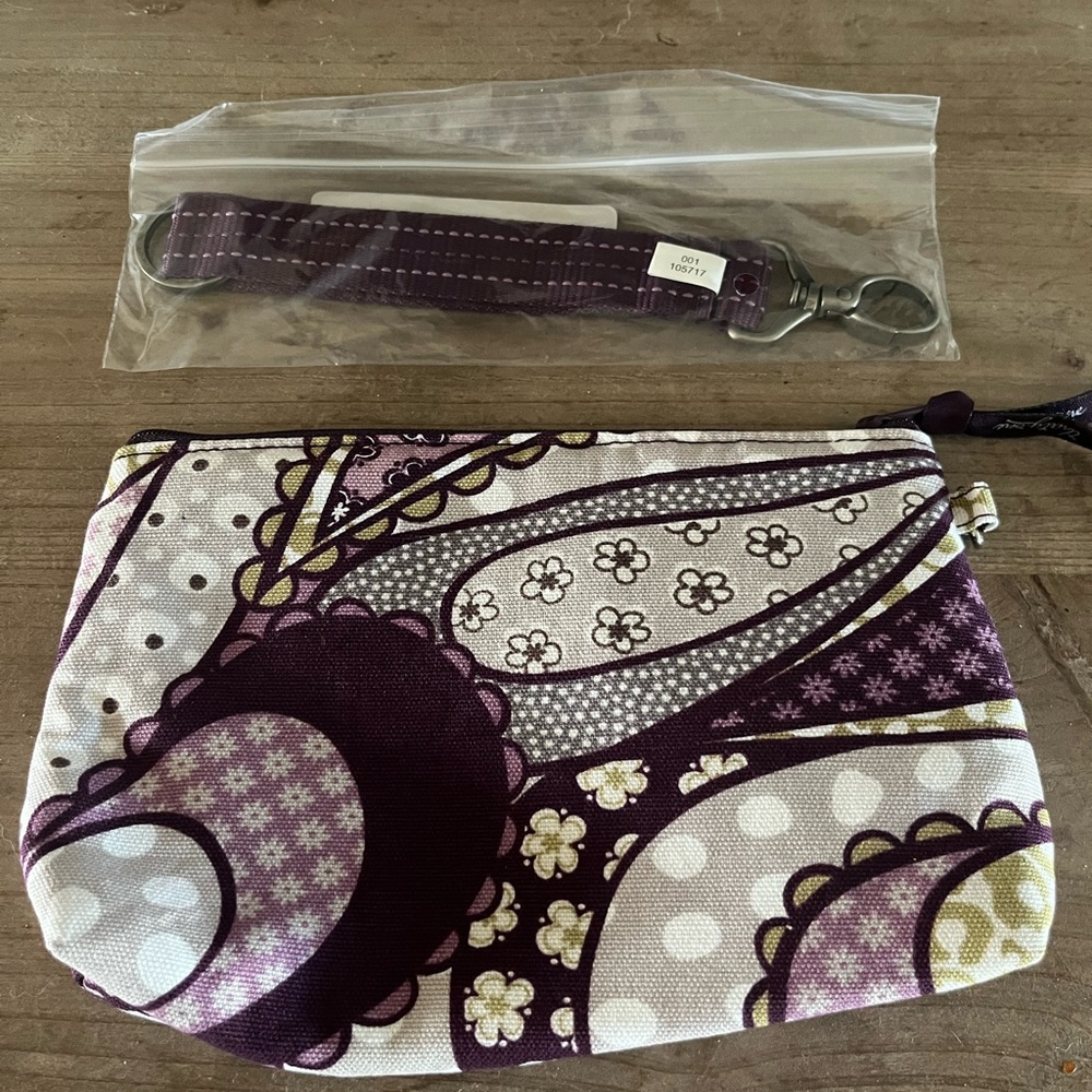 NIP Thirty One Rubie Mini‎ Wristlet/Clutch/Make Up Bag Purple